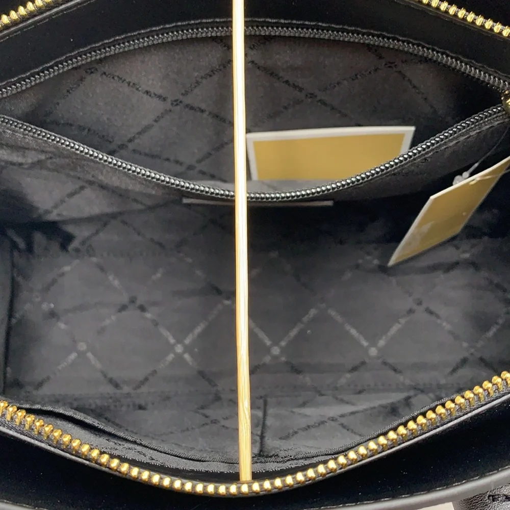 MICHAEL KORS SHEILA MEDIUM CENTER ZIP SATCHEL / CROSSBODY BLACK COLOR